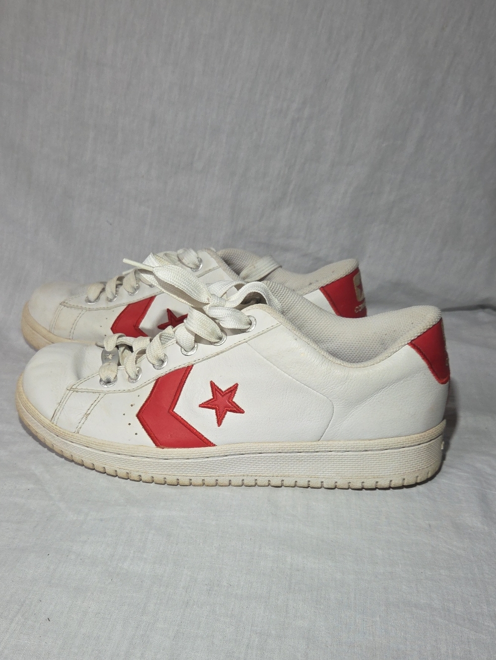 CONVERSE ALL STARS White And Red Sneakers / Tennis Shoes Mens 10 Womens 12 - Picture 3 of 6